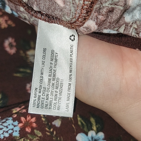 Floral Midi Dress - Picture 9 of 12